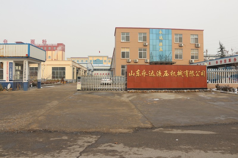 廠(chǎng)房大門(mén)